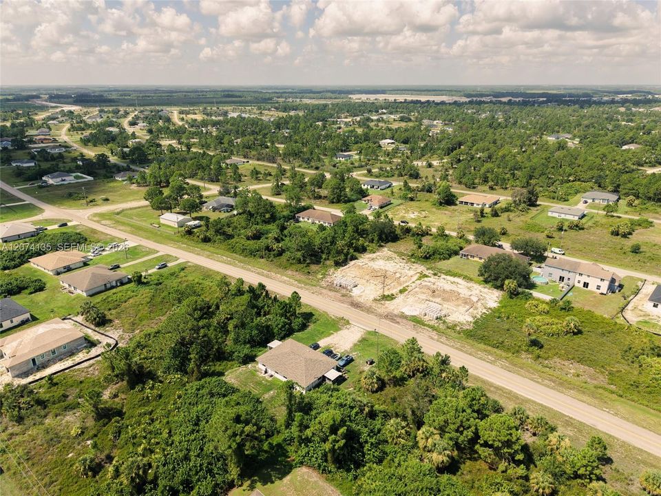 На продажу: $48,000 (0.30 acres)