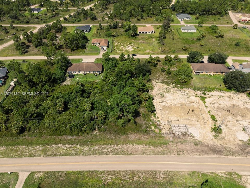 На продажу: $48,000 (0.30 acres)