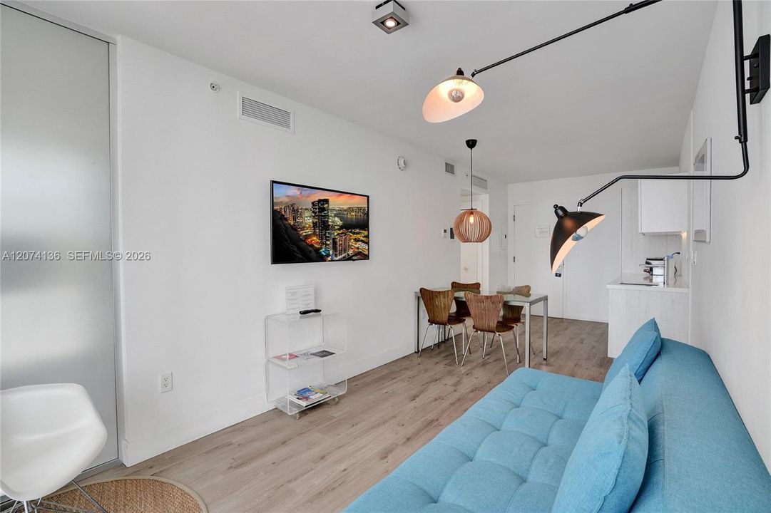En Venta: $399,000 (1 camas, 1 baños, 460 Pies cuadrados)