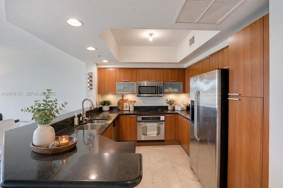 For Sale: $440,000 (3 beds, 3 baths, 1801 Square Feet)