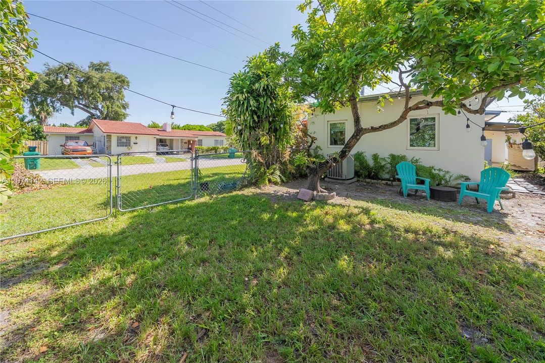 For Rent: $5,000 (3 beds, 2 baths, 1314 Square Feet)