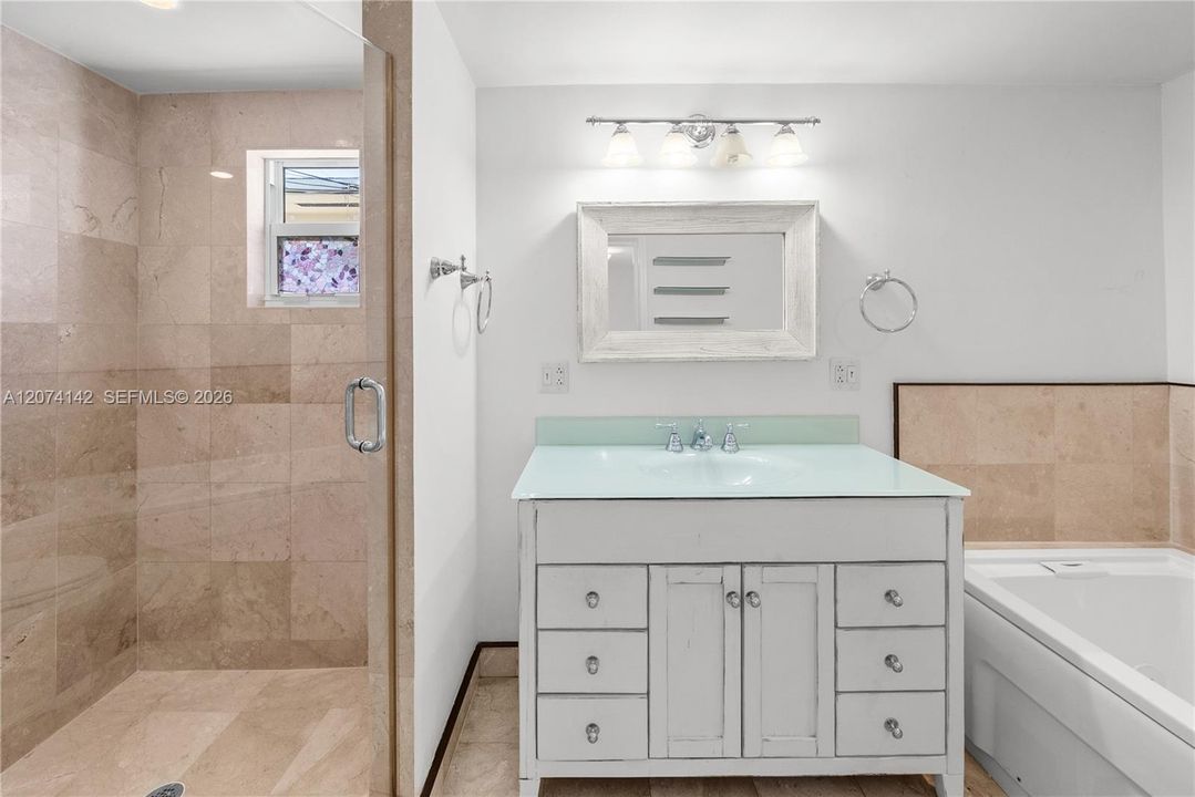 For Rent: $5,000 (3 beds, 2 baths, 1314 Square Feet)