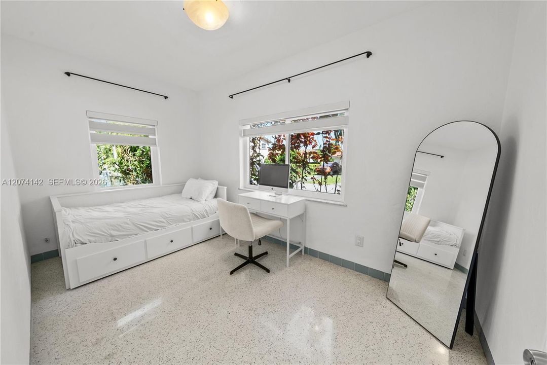 For Rent: $5,000 (3 beds, 2 baths, 1314 Square Feet)