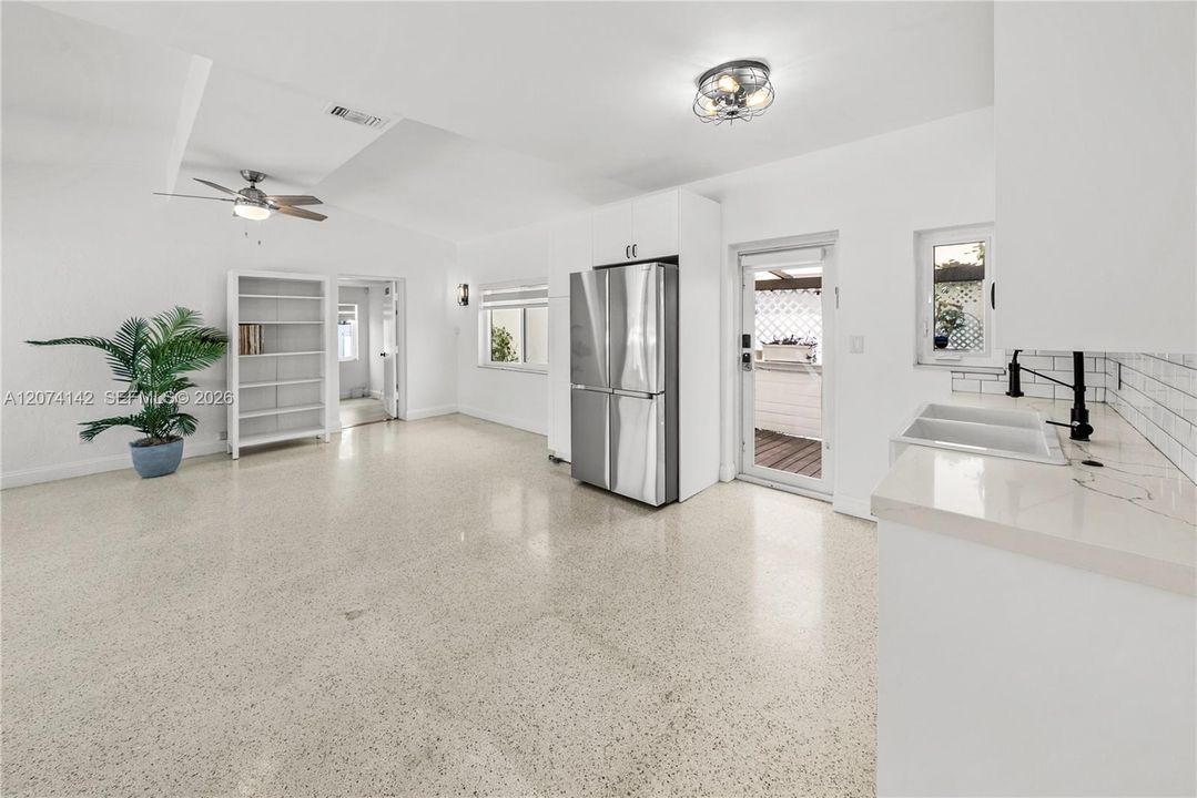 For Rent: $5,000 (3 beds, 2 baths, 1314 Square Feet)