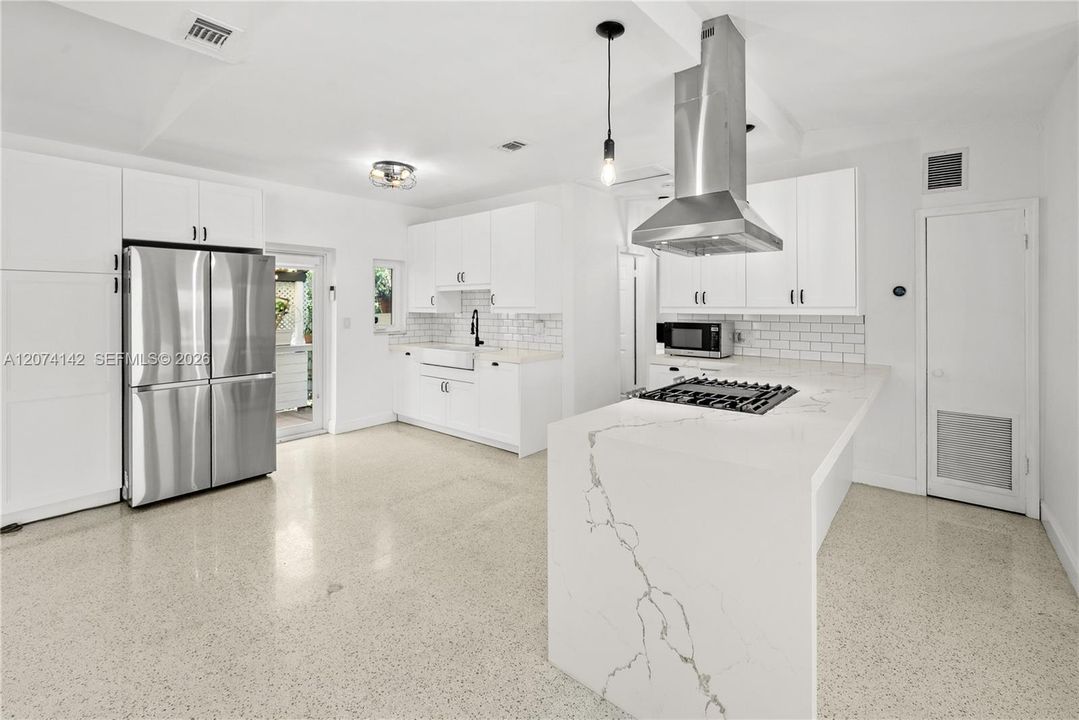 For Rent: $5,000 (3 beds, 2 baths, 1314 Square Feet)