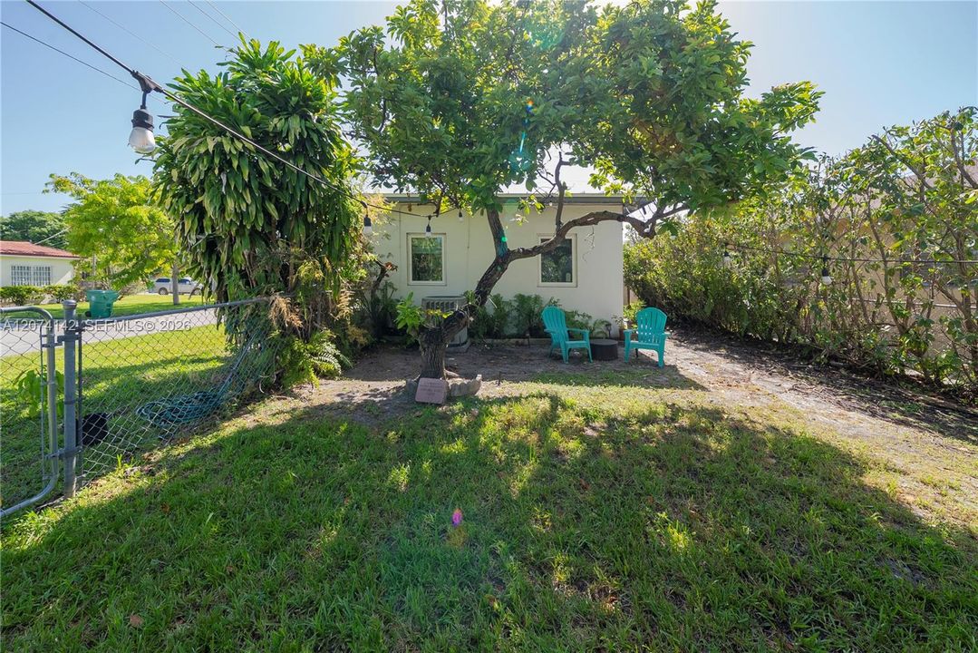 For Rent: $5,000 (3 beds, 2 baths, 1314 Square Feet)