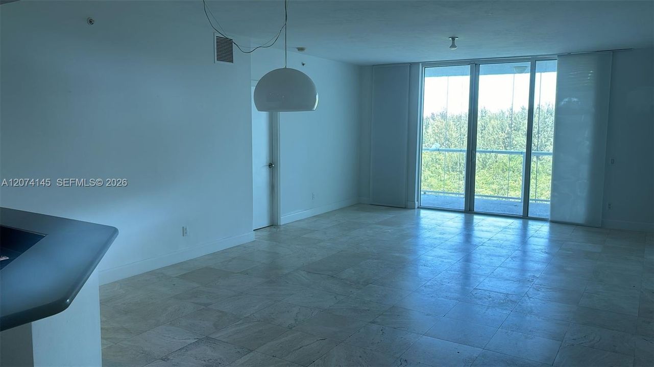 For Sale: $475,000 (2 beds, 3 baths, 1886 Square Feet)