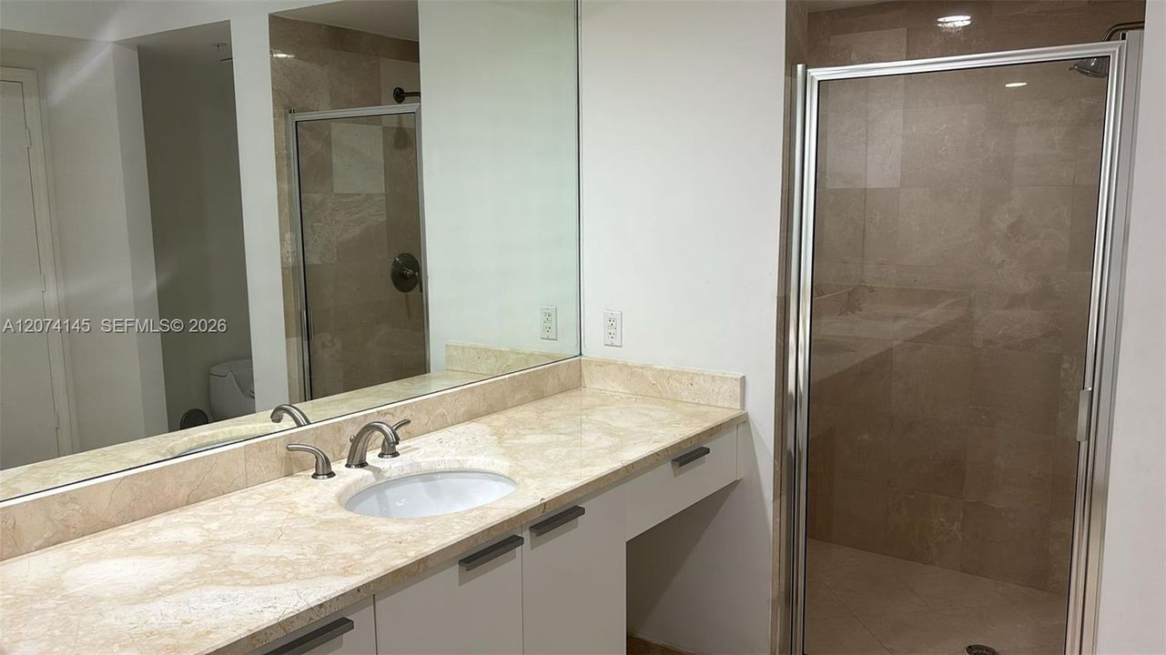 For Sale: $475,000 (2 beds, 3 baths, 1886 Square Feet)