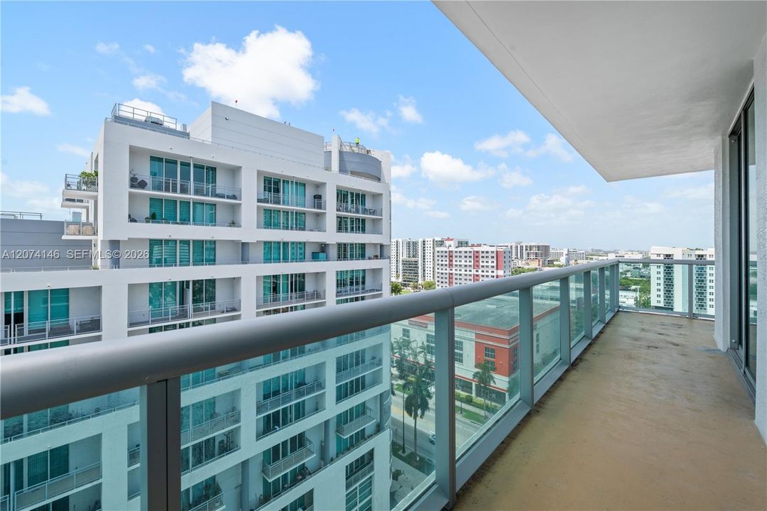 For Sale: $525,000 (2 beds, 2 baths, 1068 Square Feet)