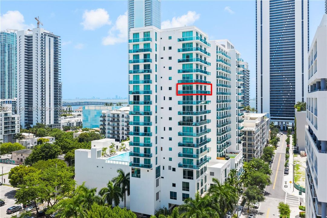 For Sale: $525,000 (2 beds, 2 baths, 1068 Square Feet)