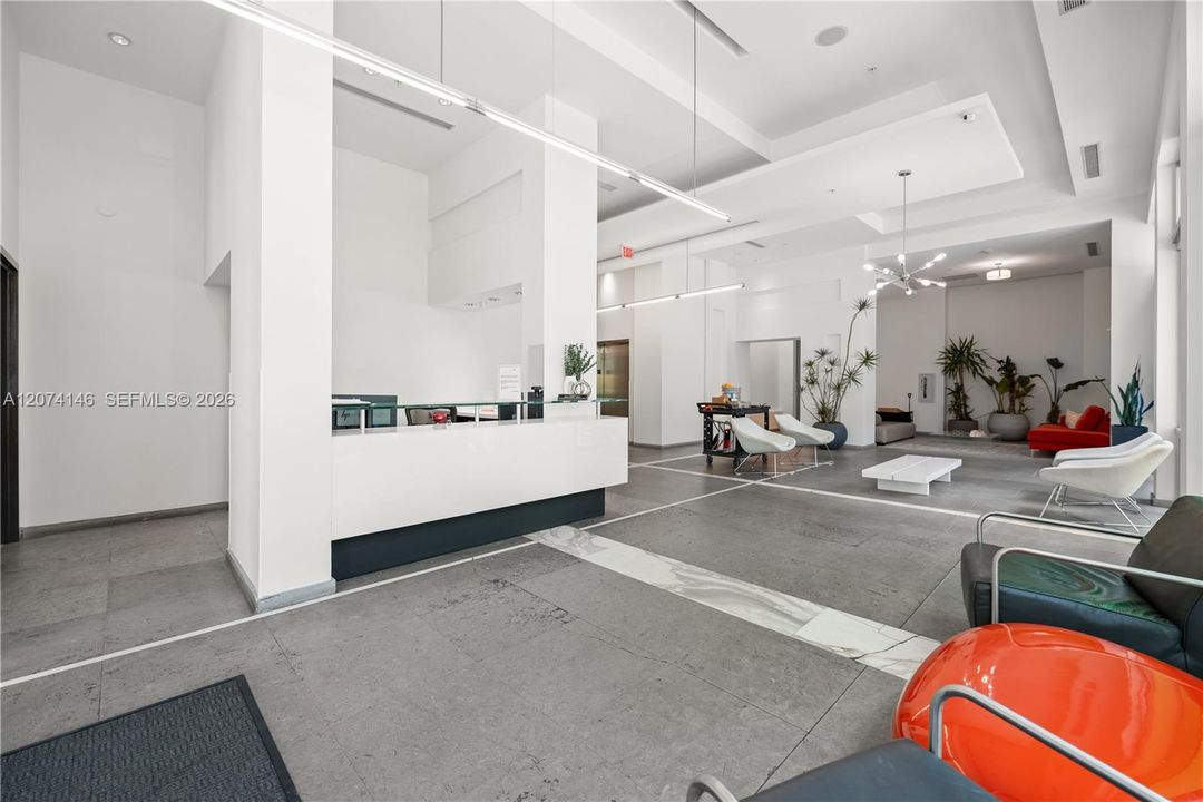For Sale: $525,000 (2 beds, 2 baths, 1068 Square Feet)
