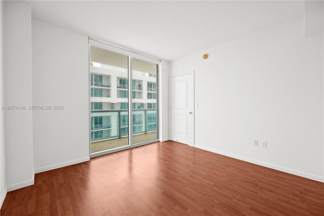 For Sale: $525,000 (2 beds, 2 baths, 1068 Square Feet)