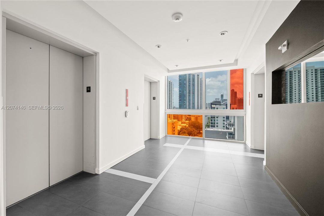 For Sale: $525,000 (2 beds, 2 baths, 1068 Square Feet)