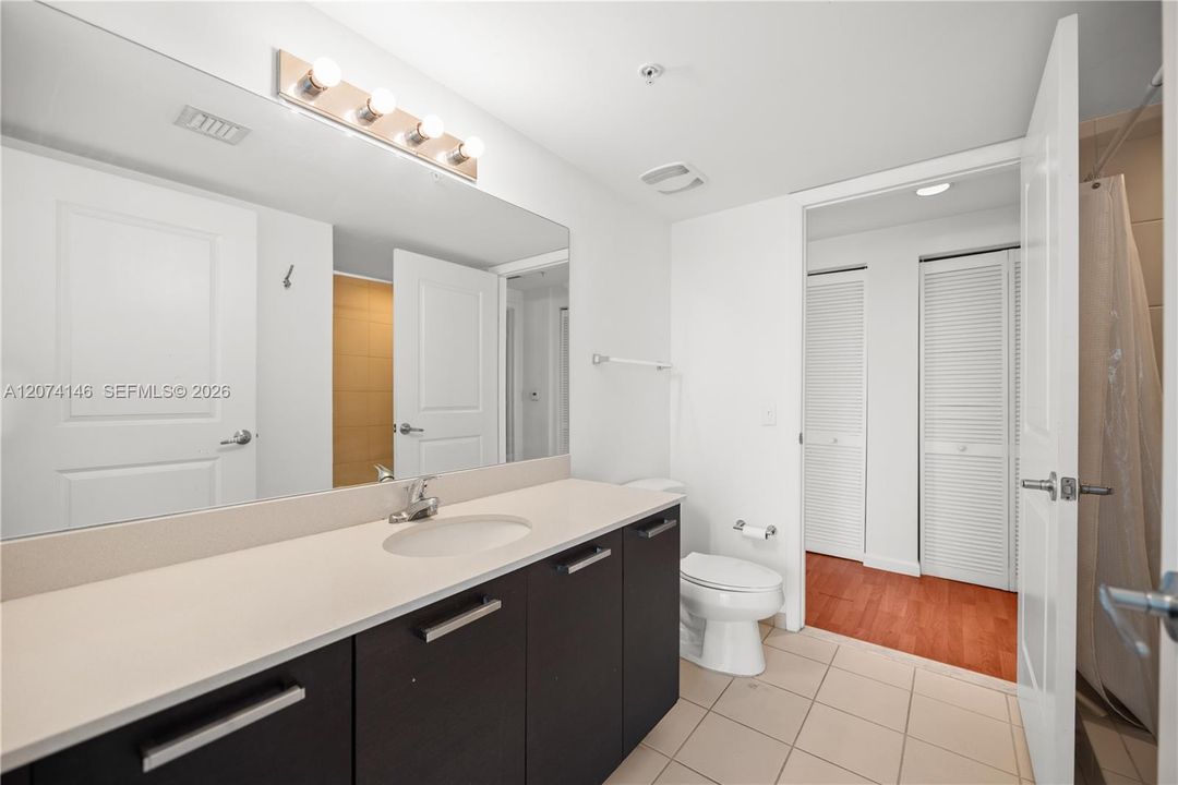 For Sale: $525,000 (2 beds, 2 baths, 1068 Square Feet)