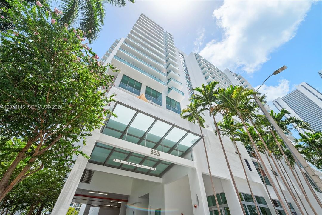 For Sale: $525,000 (2 beds, 2 baths, 1068 Square Feet)