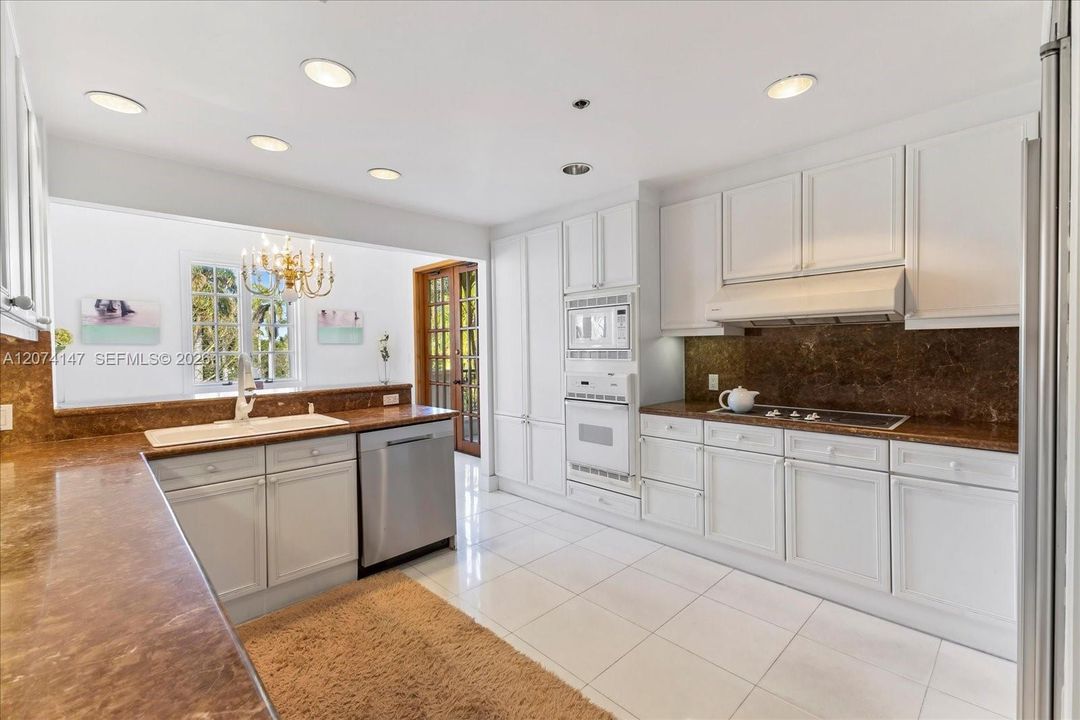 For Sale: $4,500,000 (3 beds, 3 baths, 2744 Square Feet)