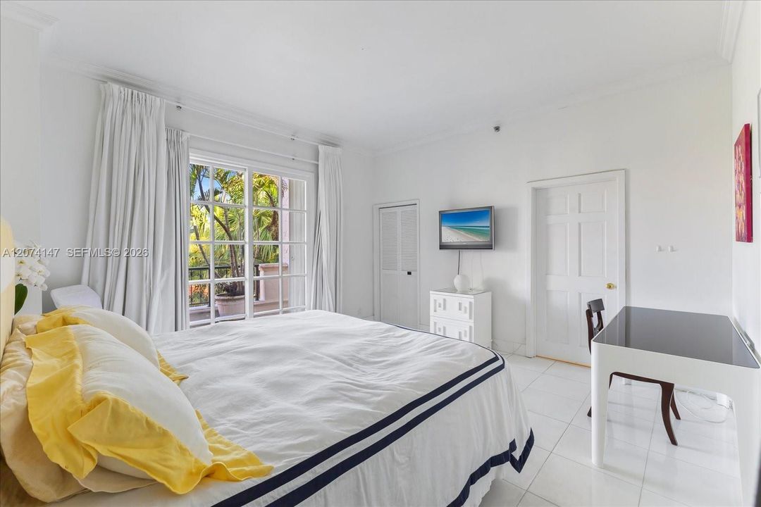 For Sale: $4,500,000 (3 beds, 3 baths, 2744 Square Feet)