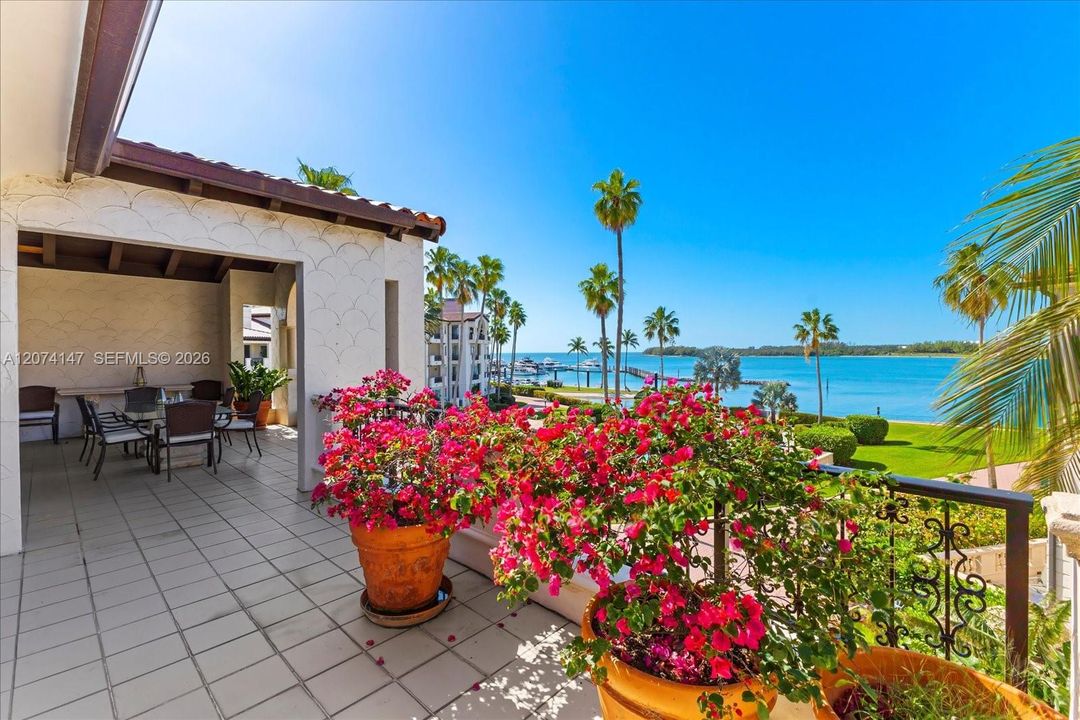 For Sale: $4,500,000 (3 beds, 3 baths, 2744 Square Feet)