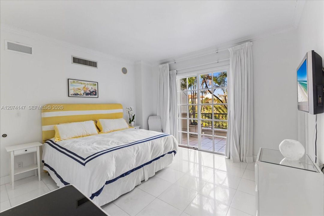 For Sale: $4,500,000 (3 beds, 3 baths, 2744 Square Feet)