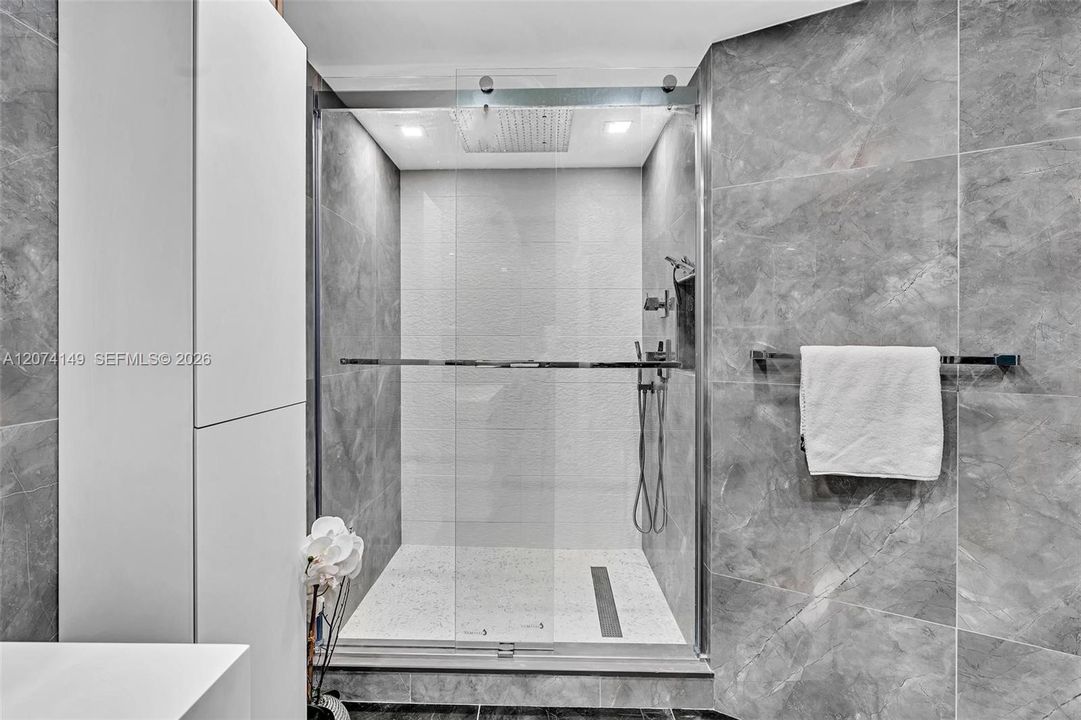 For Sale: $529,000 (2 beds, 2 baths, 1181 Square Feet)