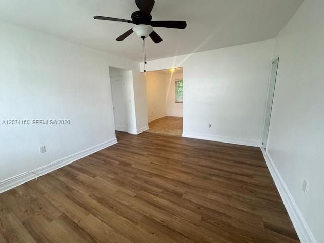 For Rent: $2,200 (2 beds, 1 baths, 940 Square Feet)