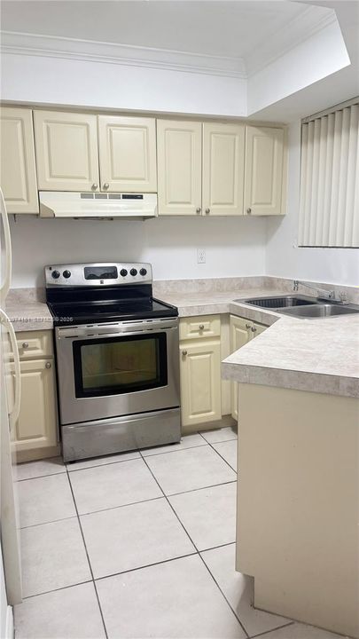 В аренду: $1,850 (2 спален, 1 ванн, 796 Квадратных фут)