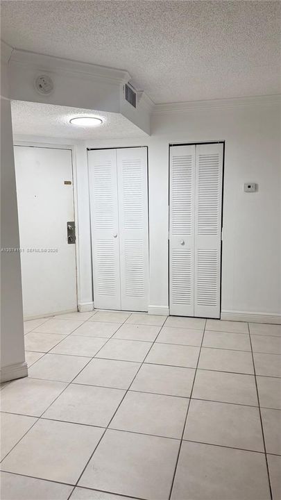 В аренду: $1,850 (2 спален, 1 ванн, 796 Квадратных фут)