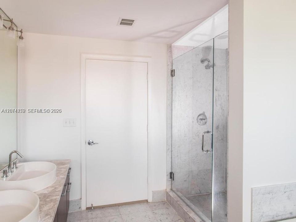 For Rent: $4,200 (2 beds, 2 baths, 1474 Square Feet)