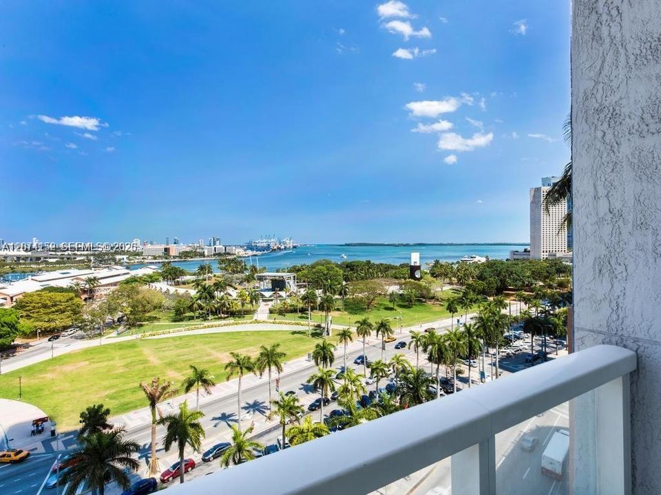 For Rent: $4,200 (2 beds, 2 baths, 1474 Square Feet)