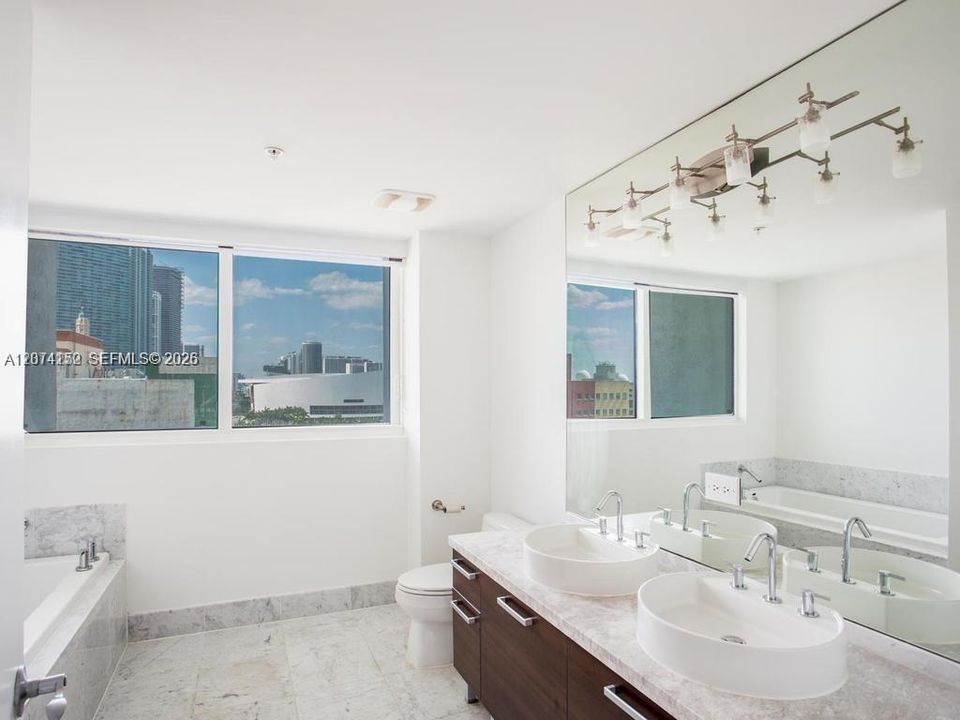 For Rent: $4,200 (2 beds, 2 baths, 1474 Square Feet)
