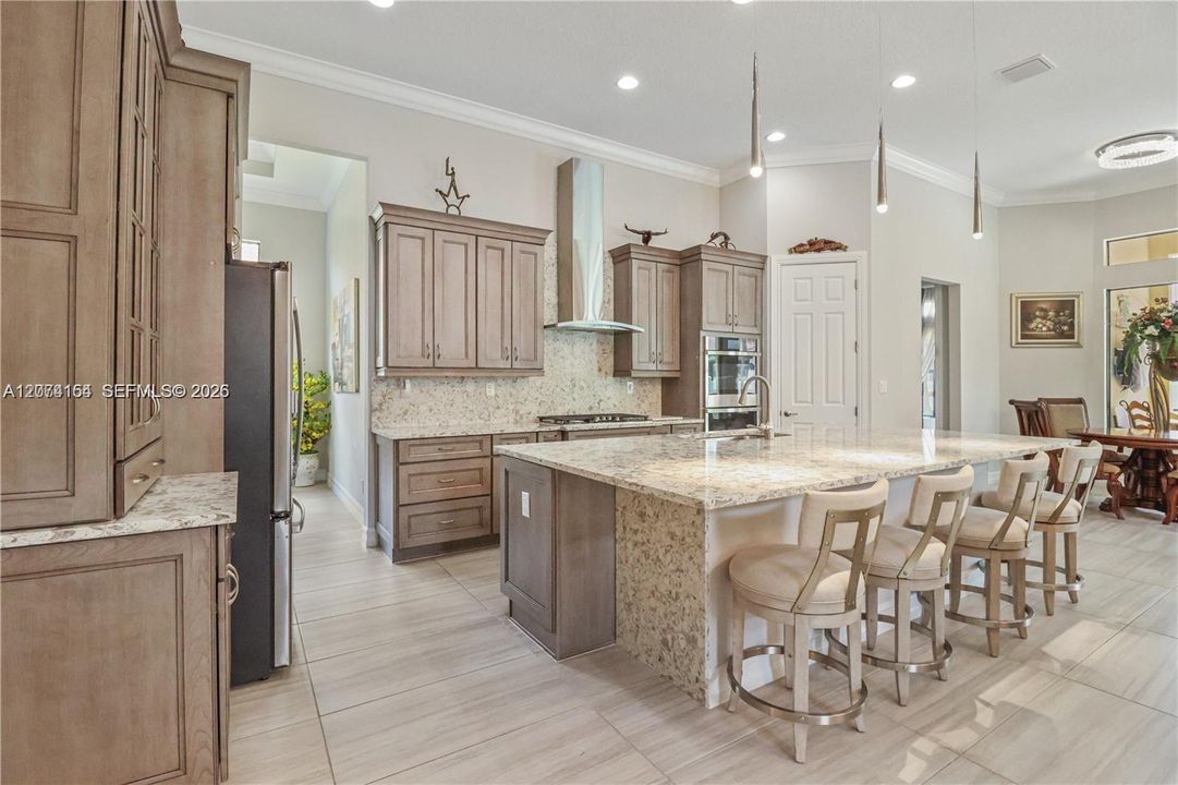 En Venta: $1,099,000 (2 camas, 2 baños, 2366 Pies cuadrados)