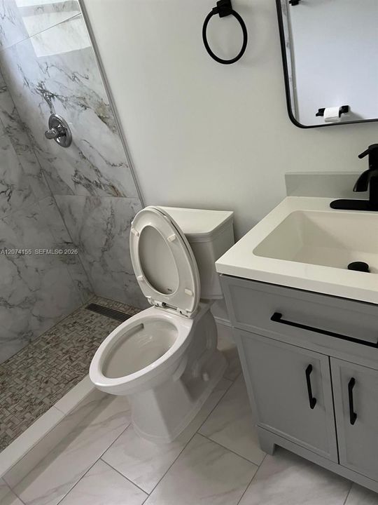 For Rent: $2,300 (2 beds, 1 baths, 1129 Square Feet)