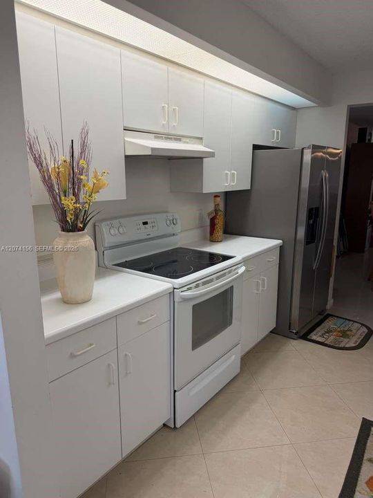 For Rent: $2,500 (2 beds, 2 baths, 1300 Square Feet)