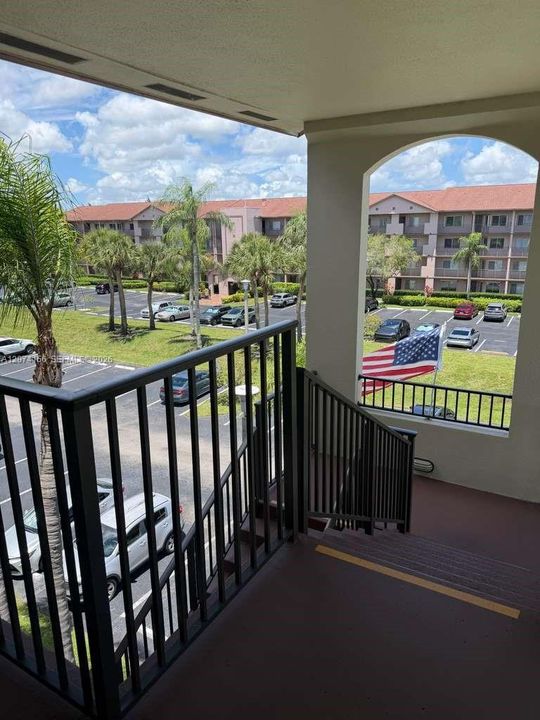 For Rent: $2,500 (2 beds, 2 baths, 1300 Square Feet)