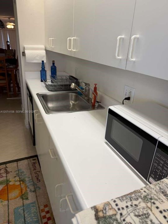 For Rent: $2,500 (2 beds, 2 baths, 1300 Square Feet)