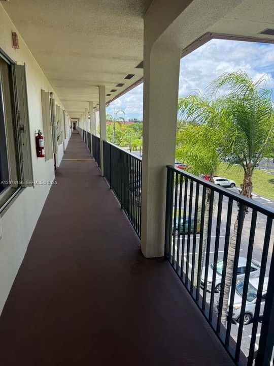 For Rent: $2,500 (2 beds, 2 baths, 1300 Square Feet)
