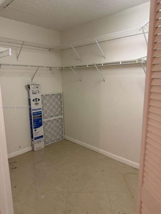 For Rent: $2,500 (2 beds, 2 baths, 1300 Square Feet)