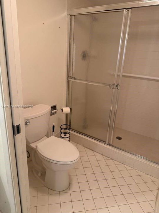 For Rent: $2,500 (2 beds, 2 baths, 1300 Square Feet)