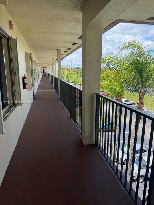 For Rent: $2,500 (2 beds, 2 baths, 1300 Square Feet)
