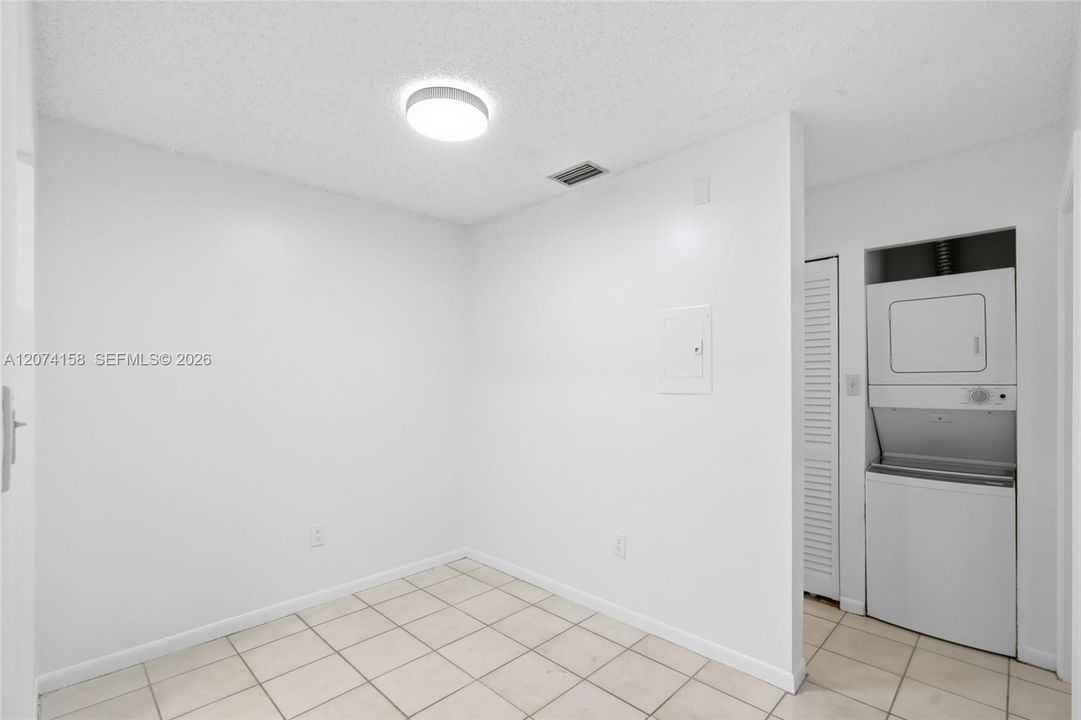 For Sale: $135,000 (2 beds, 2 baths, 770 Square Feet)