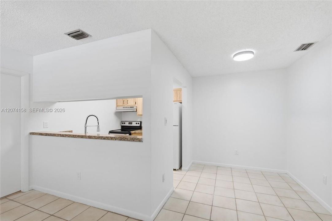 For Sale: $135,000 (2 beds, 2 baths, 770 Square Feet)