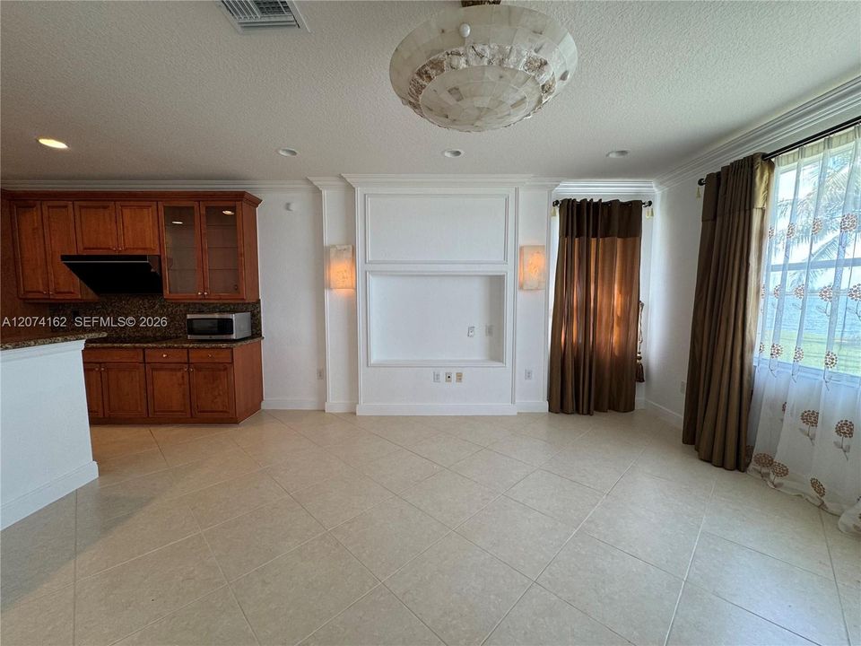For Rent: $6,000 (5 beds, 3 baths, 3595 Square Feet)