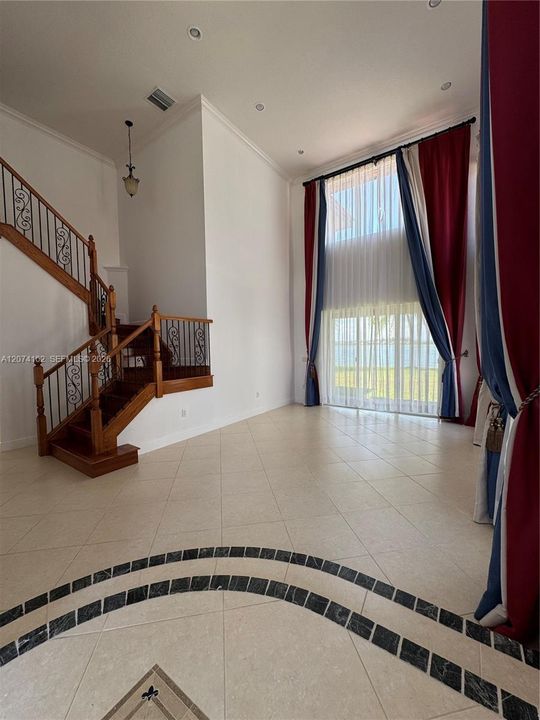For Rent: $6,000 (5 beds, 3 baths, 3595 Square Feet)
