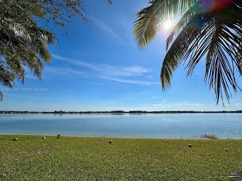 For Rent: $6,000 (5 beds, 3 baths, 3595 Square Feet)