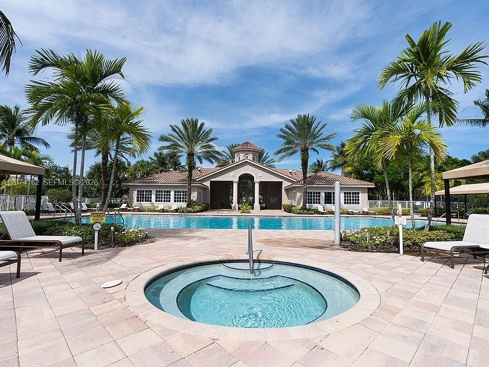 For Rent: $6,000 (5 beds, 3 baths, 3595 Square Feet)