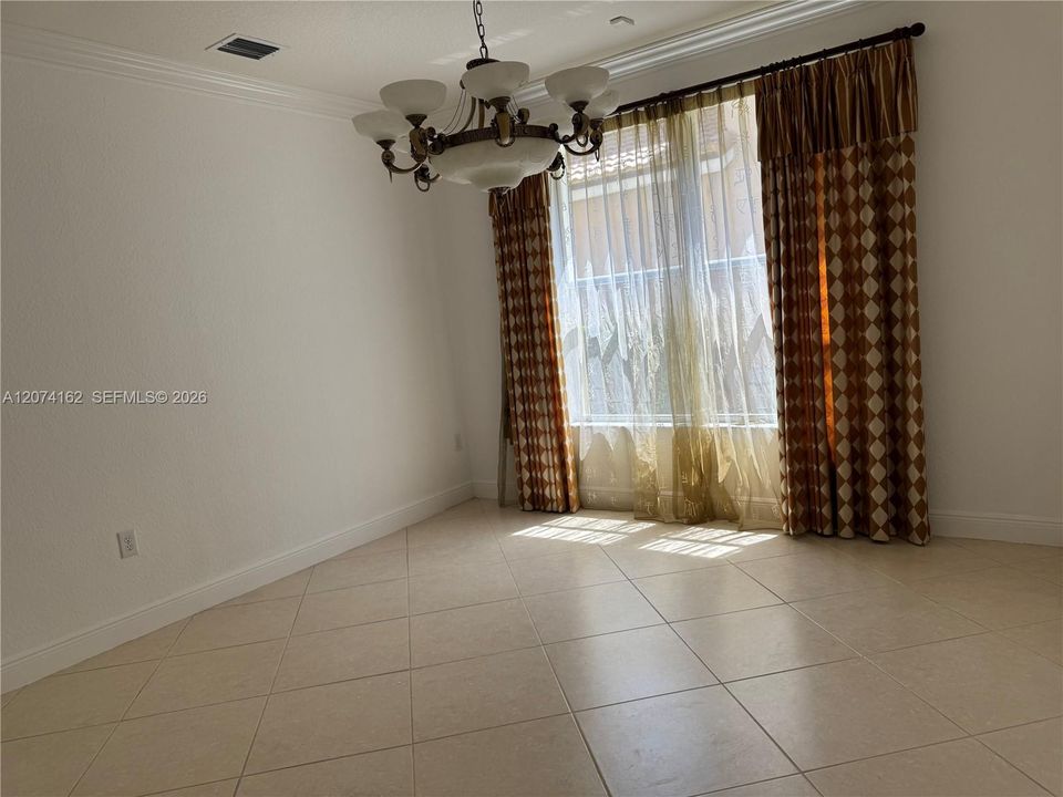 For Rent: $6,000 (5 beds, 3 baths, 3595 Square Feet)