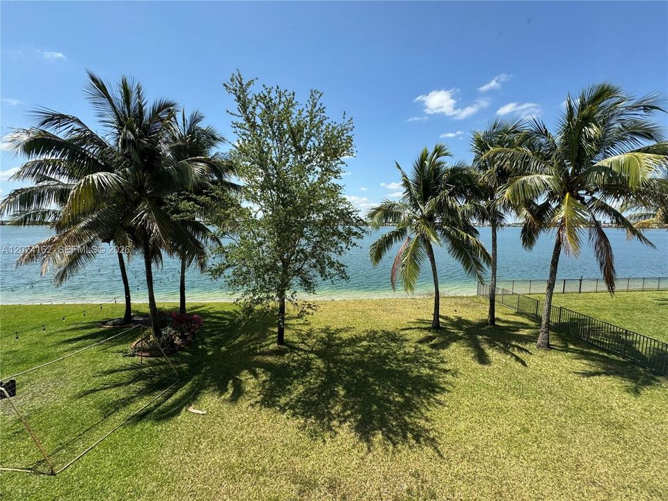 For Rent: $6,000 (5 beds, 3 baths, 3595 Square Feet)