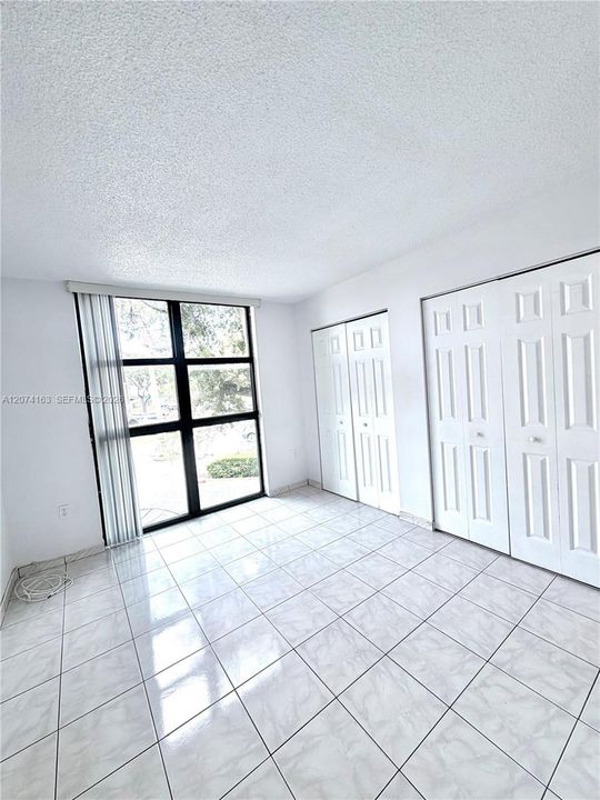 For Rent: $2,200 (2 beds, 2 baths, 898 Square Feet)