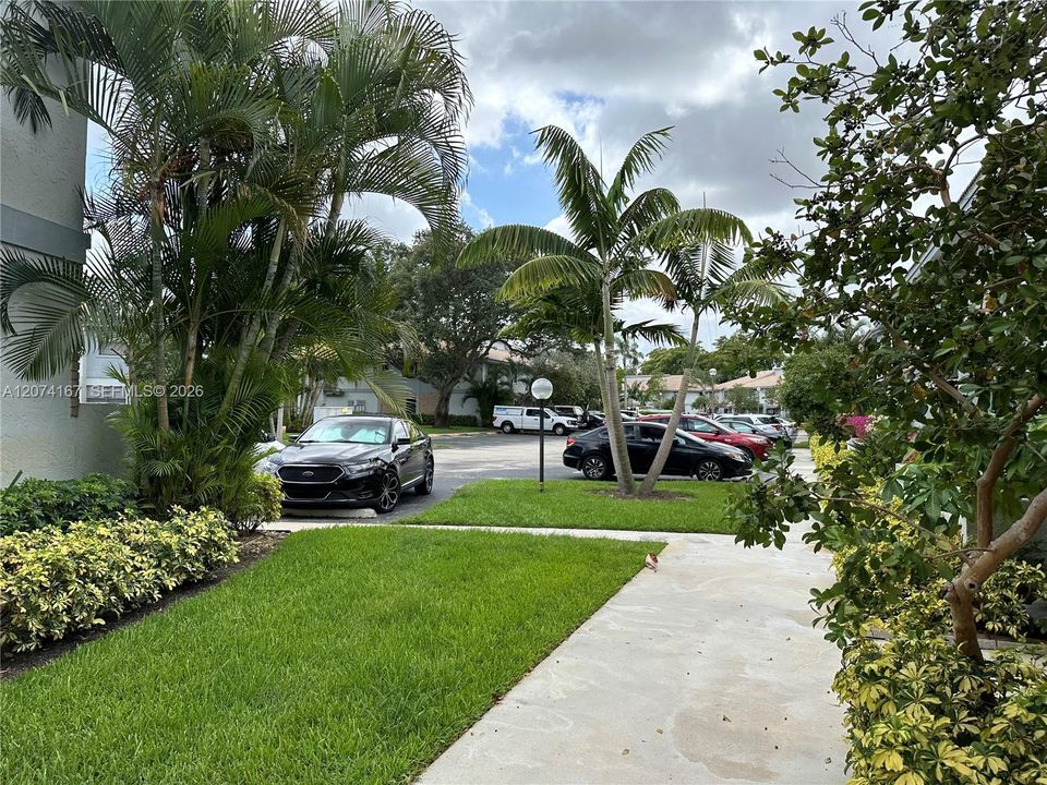For Sale: $335,900 (2 beds, 2 baths, 1280 Square Feet)
