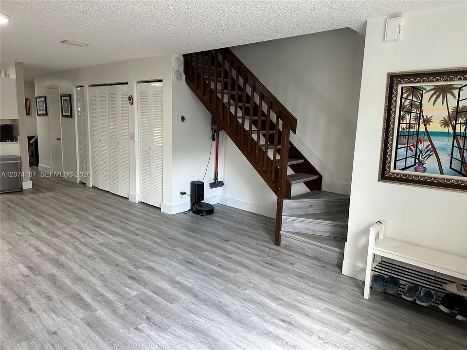 For Sale: $335,900 (2 beds, 2 baths, 1280 Square Feet)